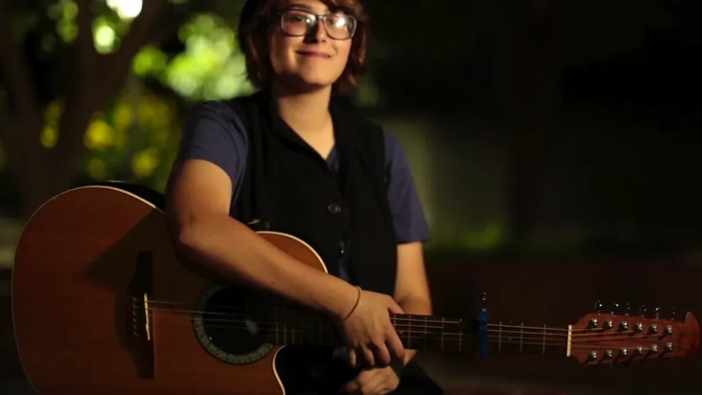 Sonny Morgan performing Let Go for Songwriters Exposed